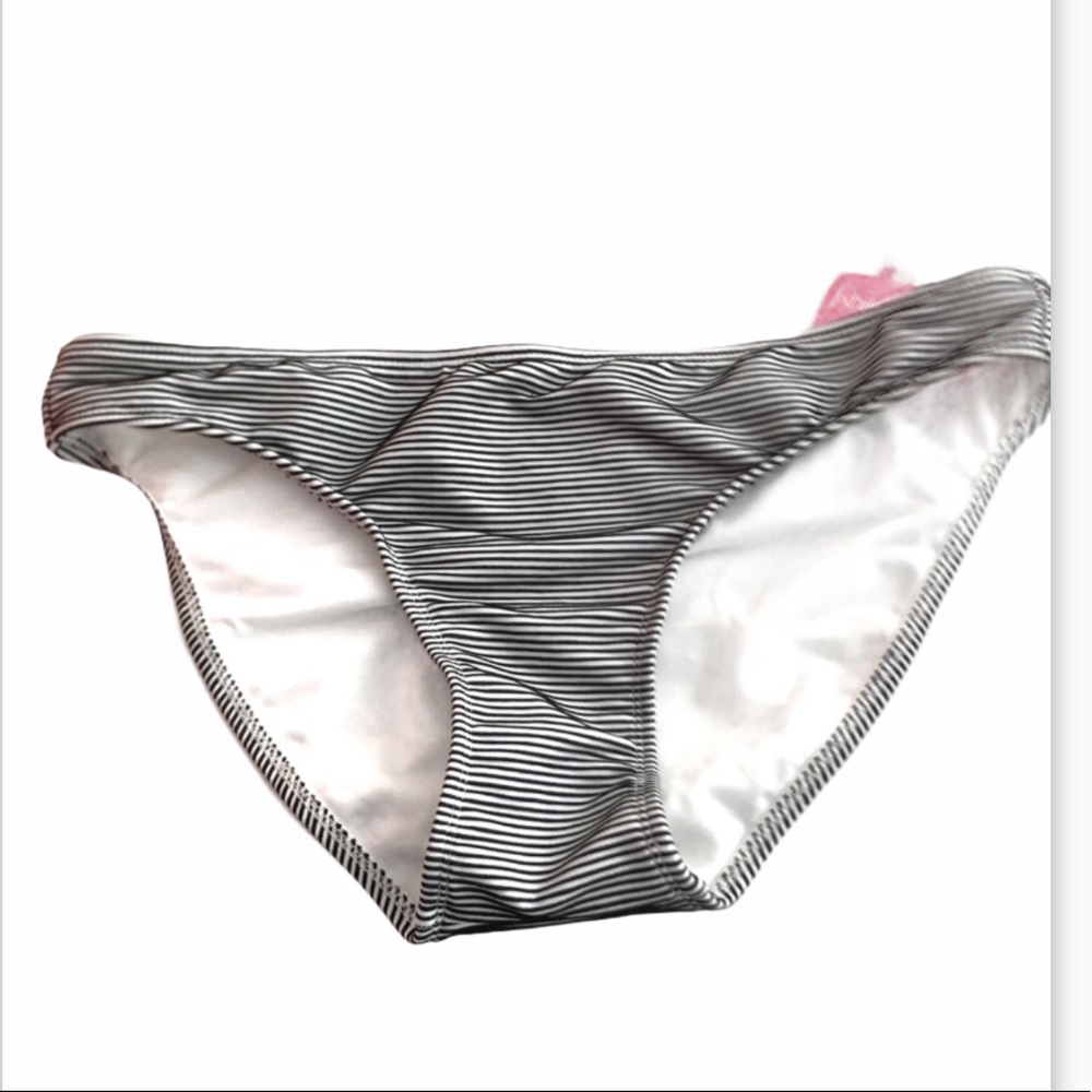 NWT Xhilaration Swim Bikini Bottom. Size XL/16